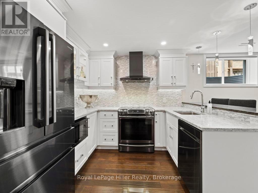 












65 THOMAS STREET

,
Stratford,




Ontario
N5A0B9

