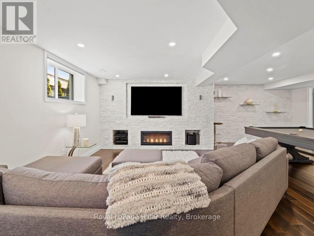












65 THOMAS STREET

,
Stratford,




Ontario
N5A0B9

