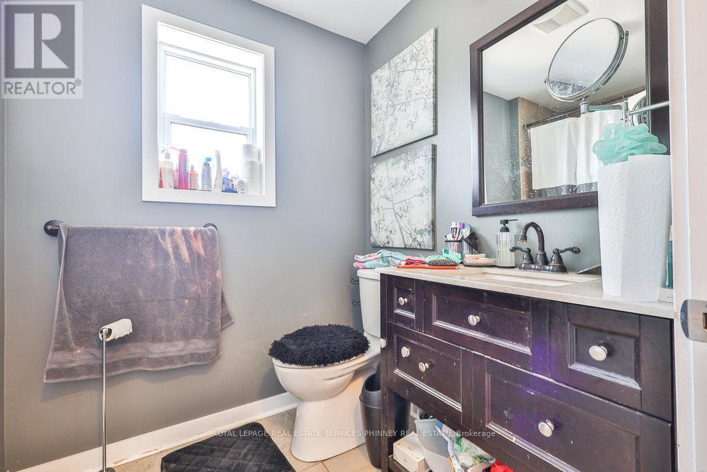 












20480 LESLIE STREET

,
East Gwillimbury,




Ontario
L0G1R0

