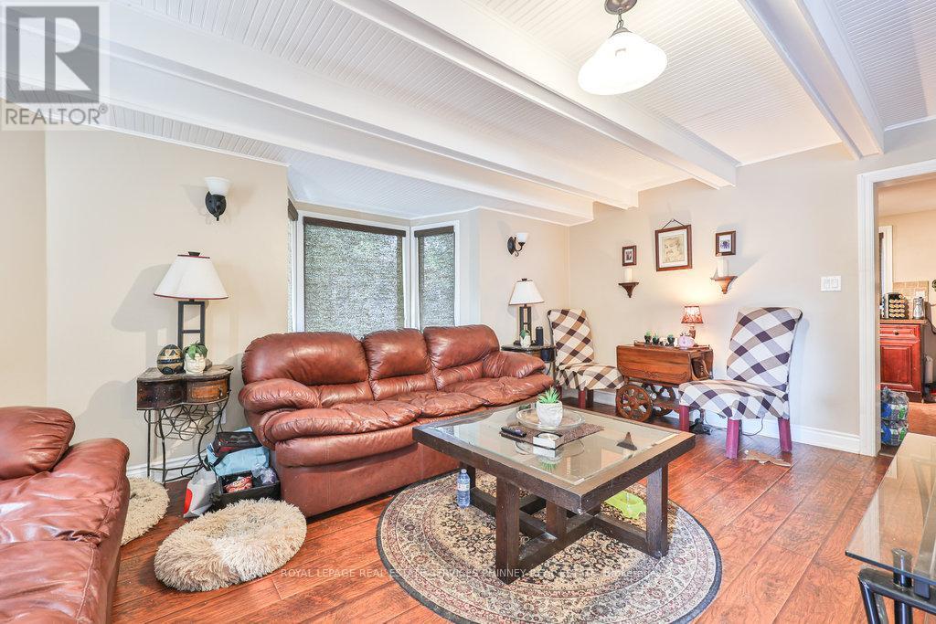 












20480 LESLIE STREET

,
East Gwillimbury,




Ontario
L0G1R0

