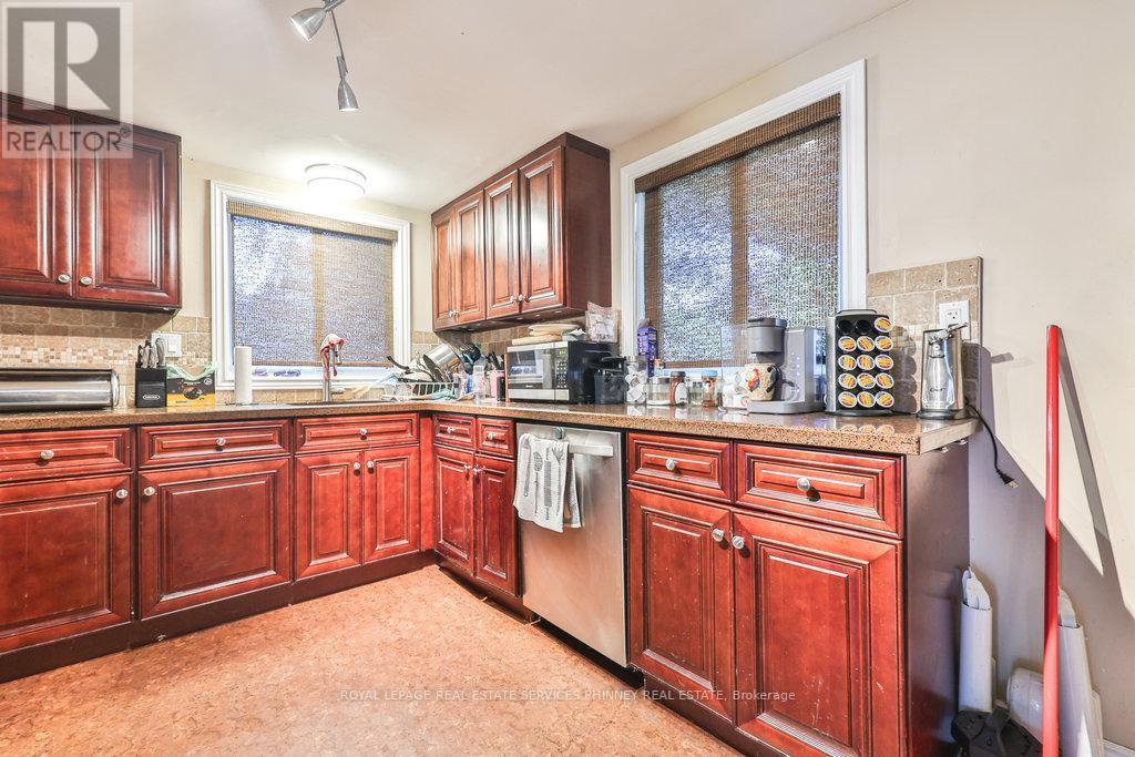 












20480 LESLIE STREET

,
East Gwillimbury,




Ontario
L0G1R0

