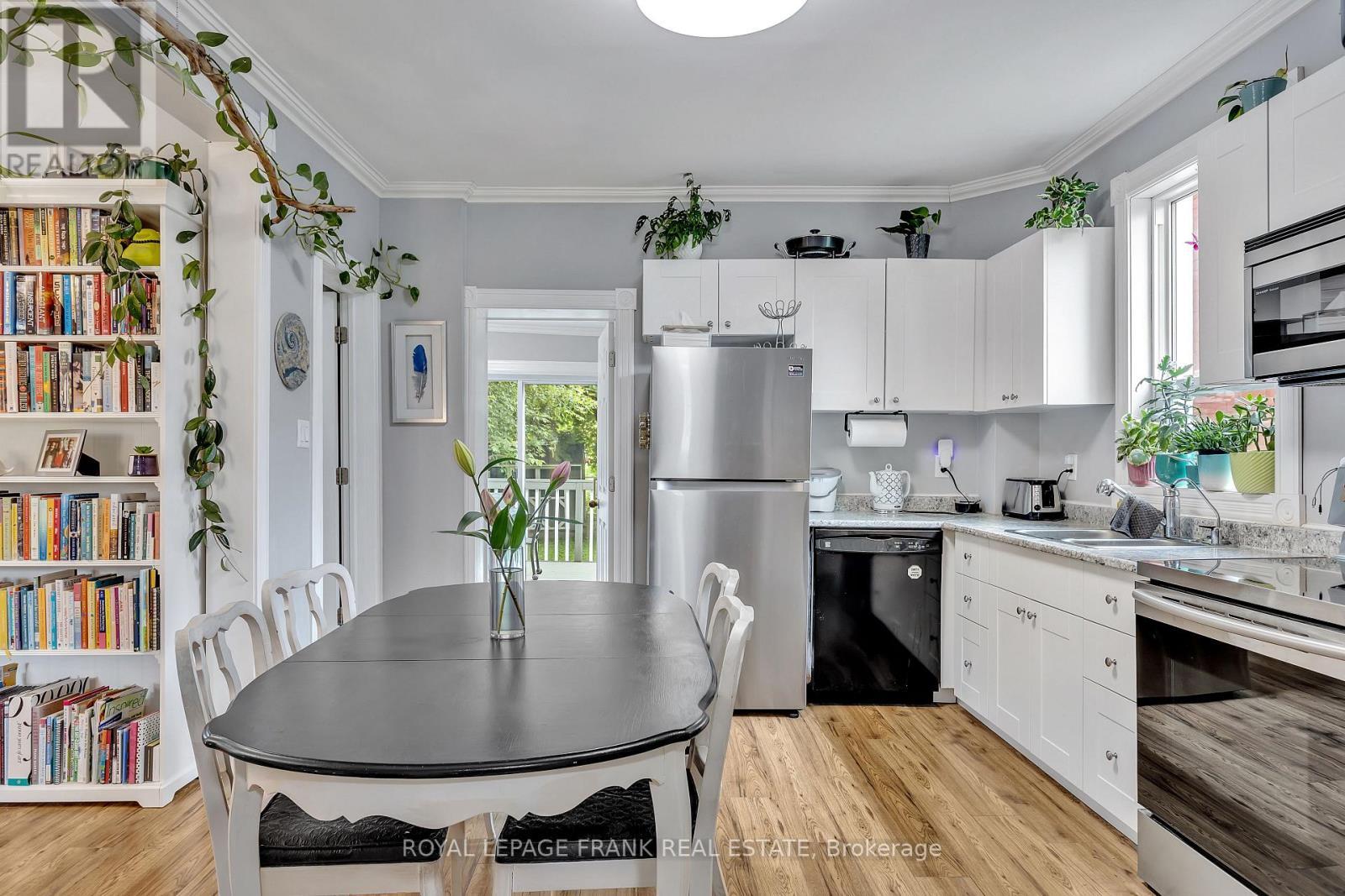 












178 STEWART STREET

,
Peterborough Central (South),




Ontario
K9J3M5

