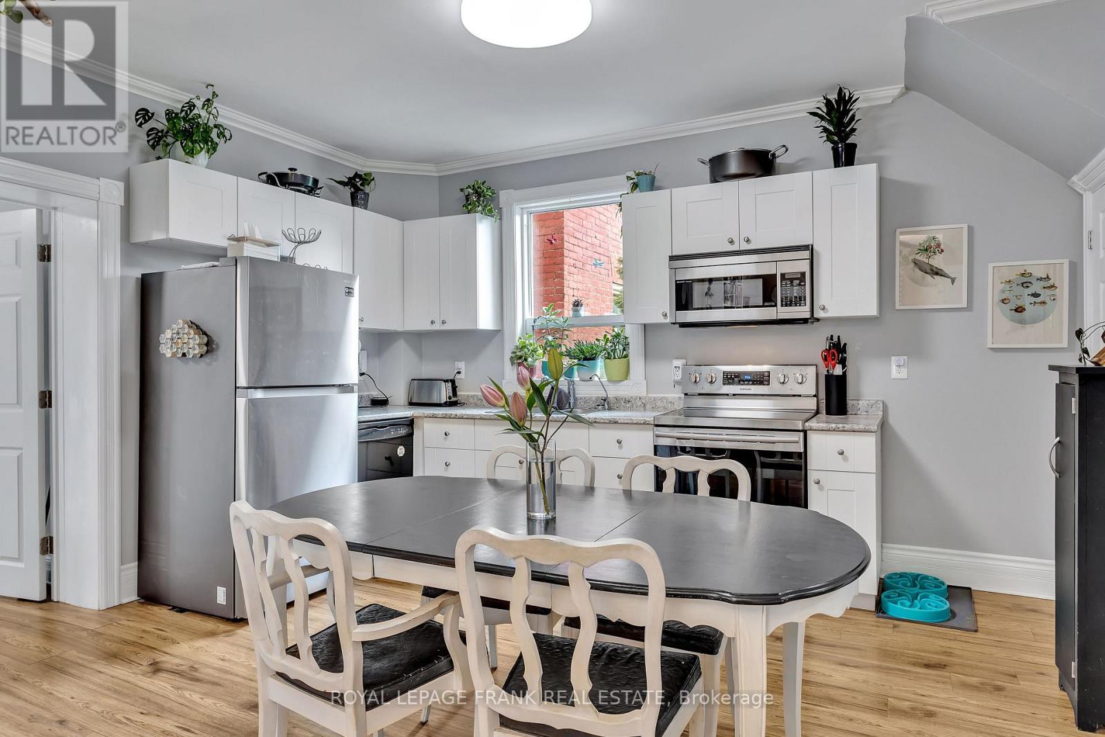 












178 STEWART STREET

,
Peterborough Central (South),




Ontario
K9J3M5

