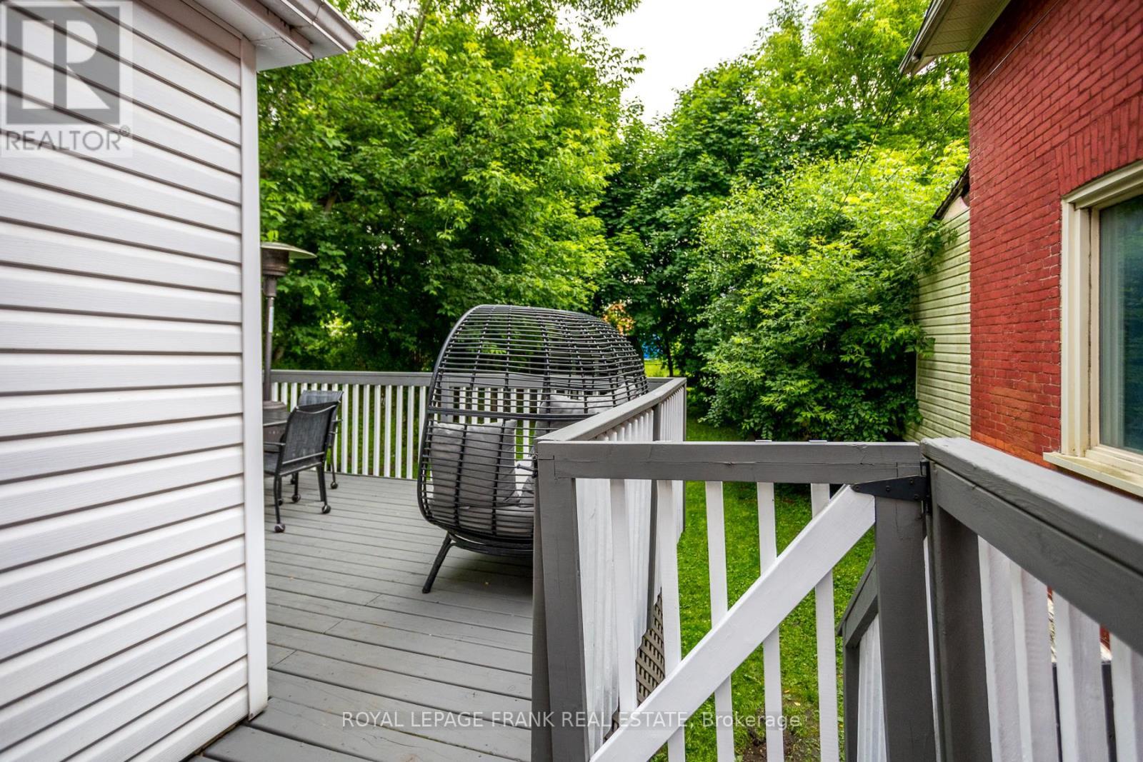 












178 STEWART STREET

,
Peterborough Central (South),




Ontario
K9J3M5

