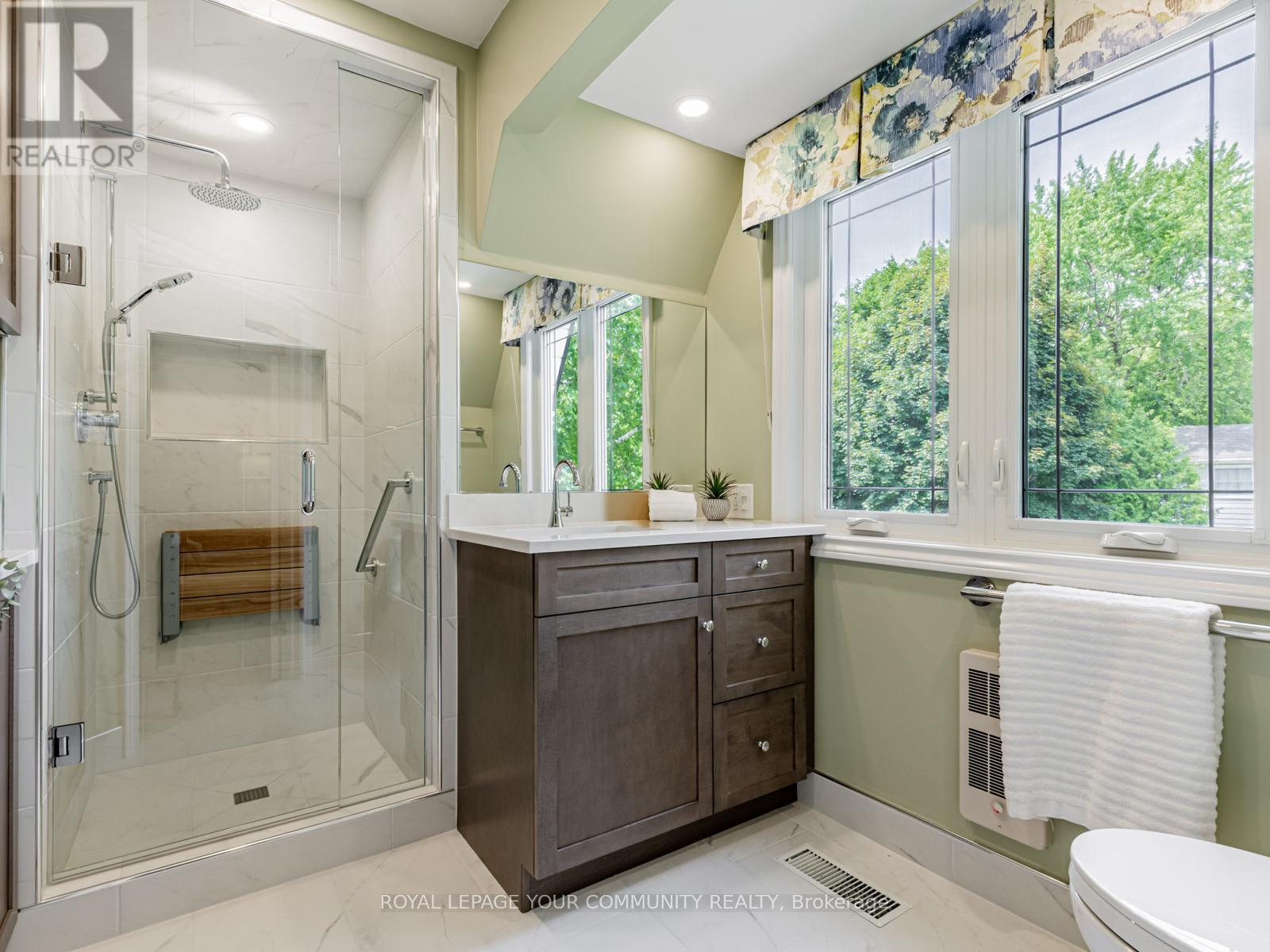 












186 ROMFIELD CIRCUIT

,
Markham,




Ontario
L3T3J1

