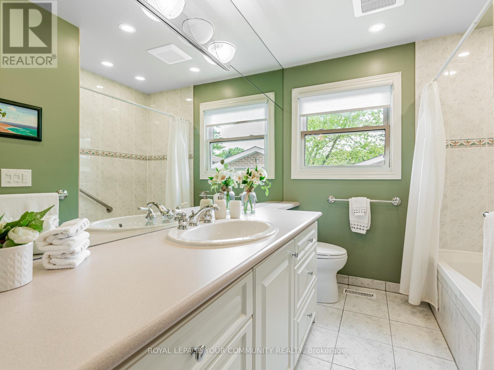 












186 ROMFIELD CIRCUIT

,
Markham,




Ontario
L3T3J1

