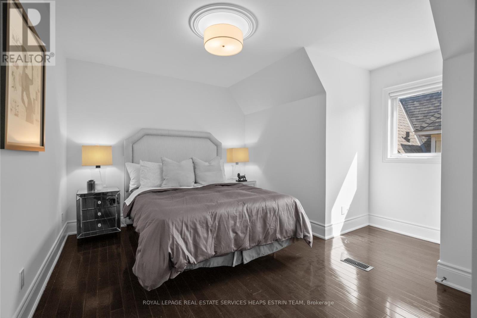 












42 TRUE DAVIDSON DRIVE

,
Toronto,




Ontario
M4W3X5

