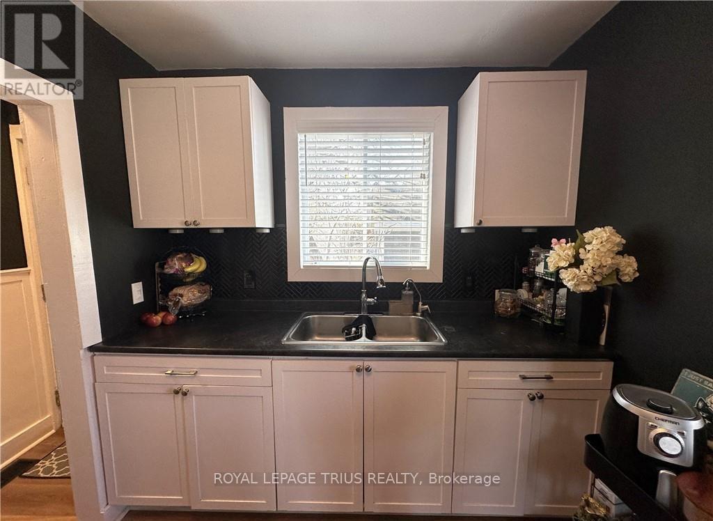 












78 QUEENSWAY DRIVE E

,
Norfolk (Simcoe),




Ontario
N3Y4M6


