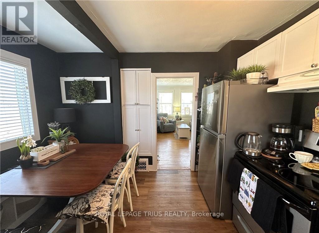 












78 QUEENSWAY DRIVE E

,
Norfolk (Simcoe),




Ontario
N3Y4M6

