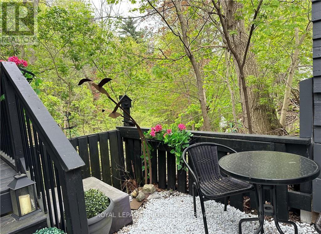 












78 QUEENSWAY DRIVE E

,
Norfolk (Simcoe),




Ontario
N3Y4M6

