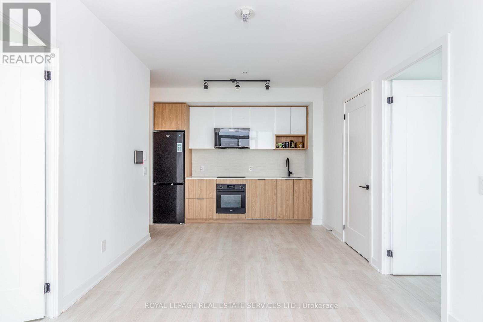 












1207 - 5 DEFRIES STREET

,
Toronto,




Ontario
M5A0W7

