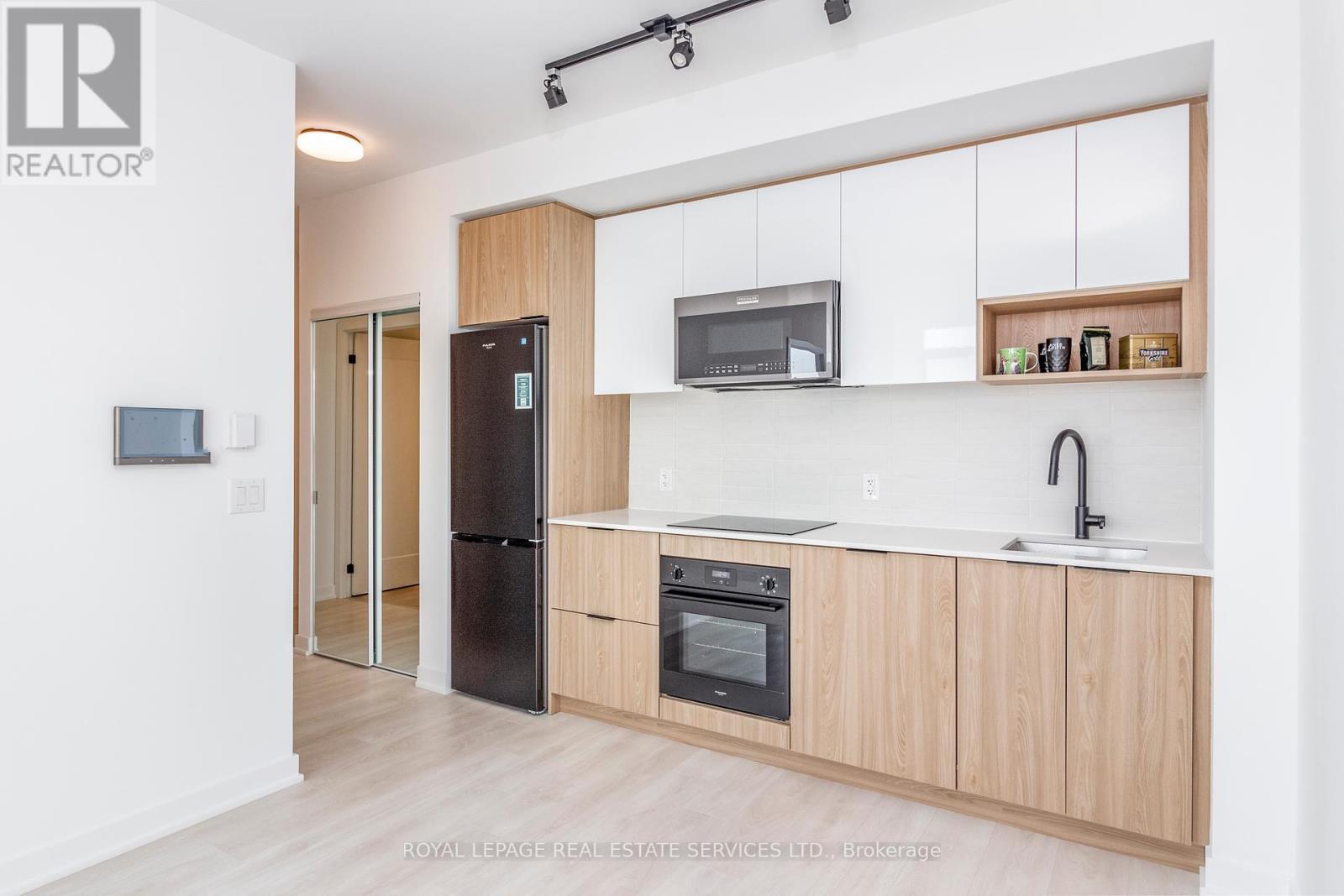 












1207 - 5 DEFRIES STREET

,
Toronto,




Ontario
M5A0W7

