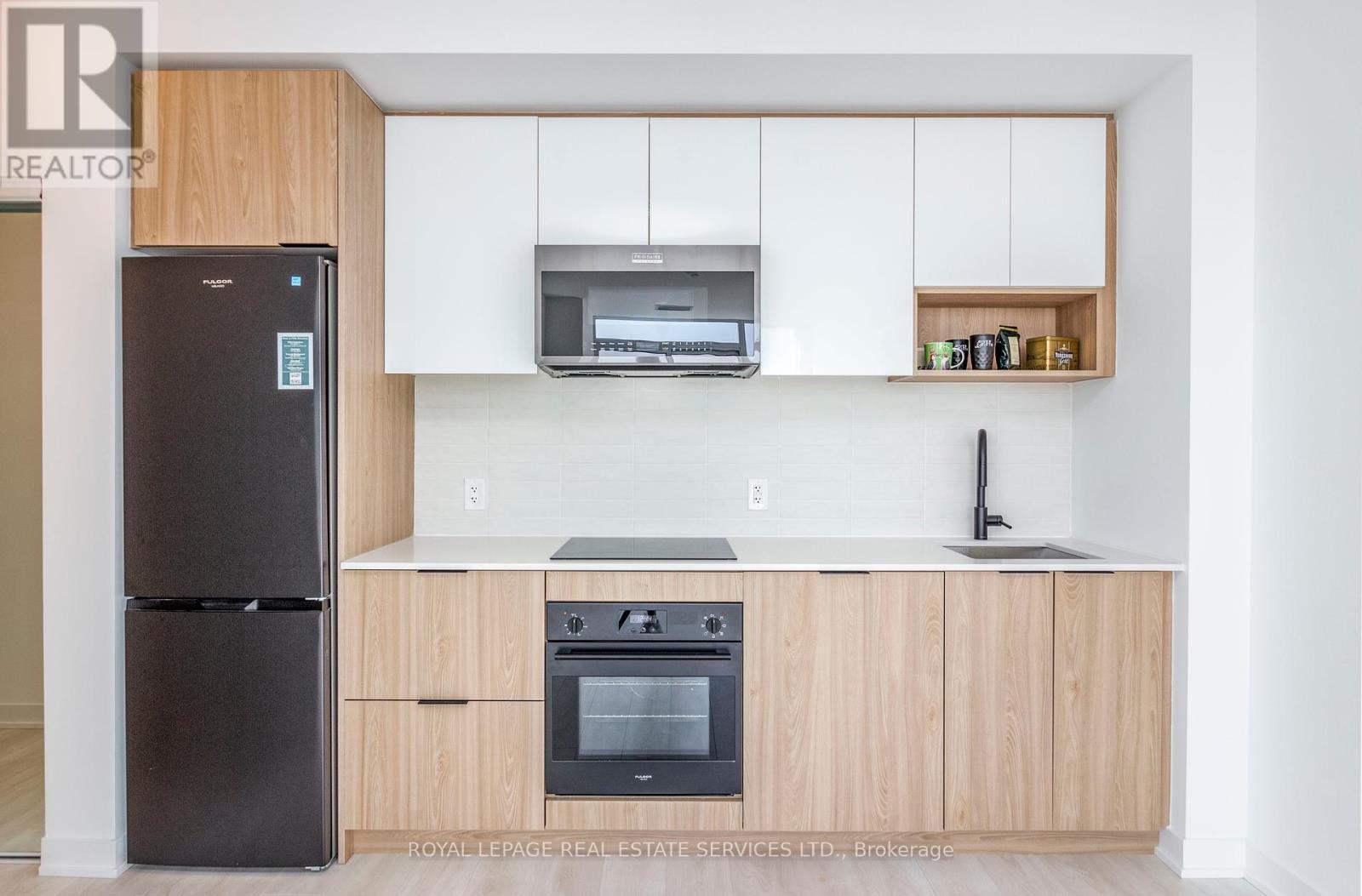 












1207 - 5 DEFRIES STREET

,
Toronto,




Ontario
M5A0W7

