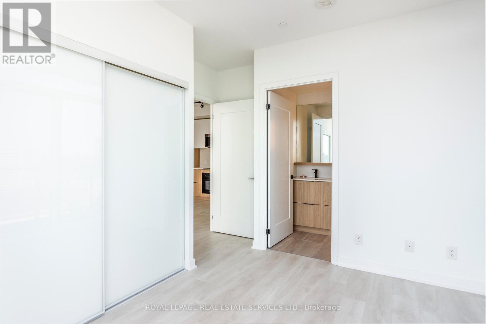 












1207 - 5 DEFRIES STREET

,
Toronto,




Ontario
M5A0W7

