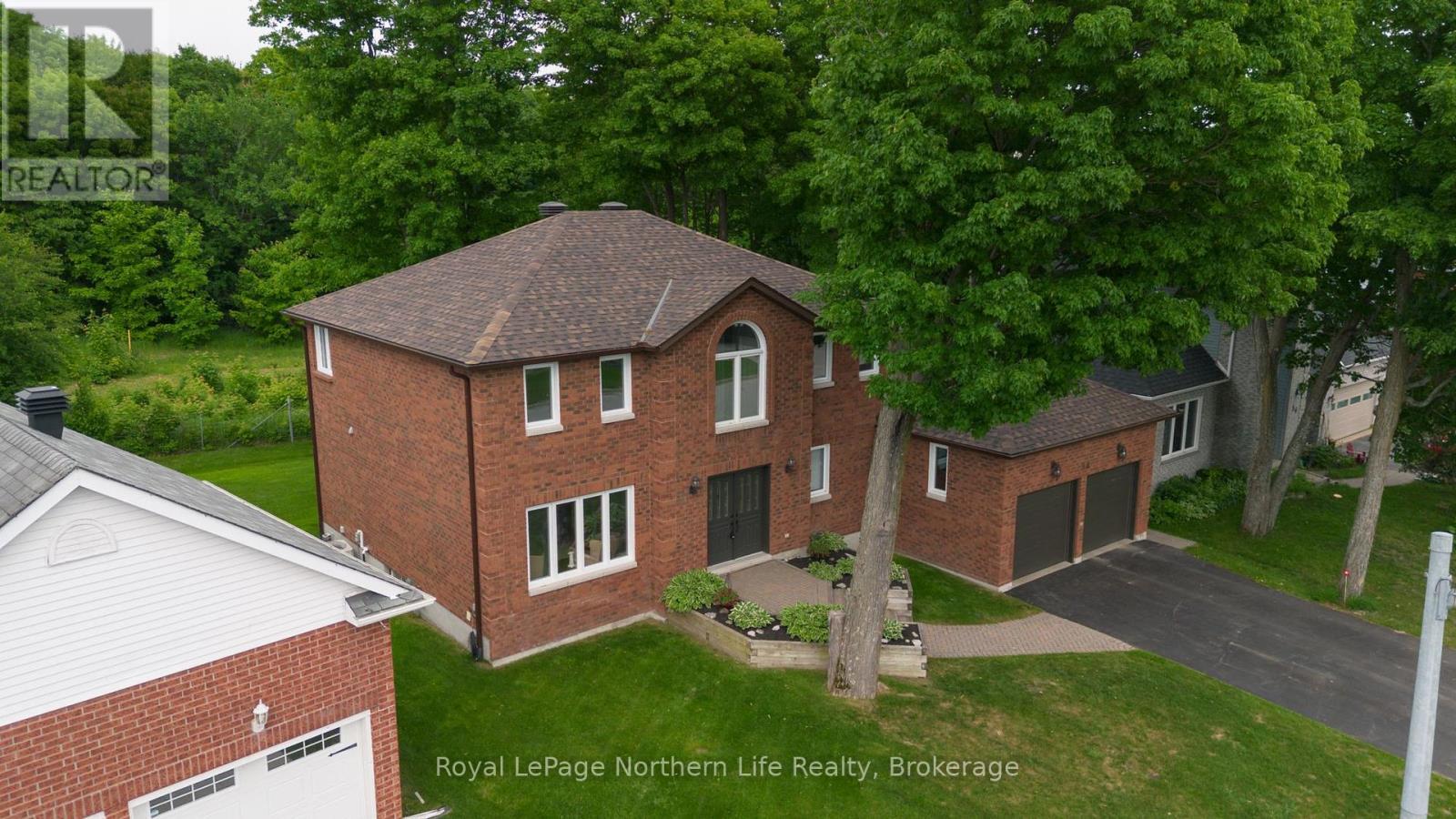 












34 CANTERBURY CRESCENT

,
North Bay (Airport),




Ontario
P1C1K8

