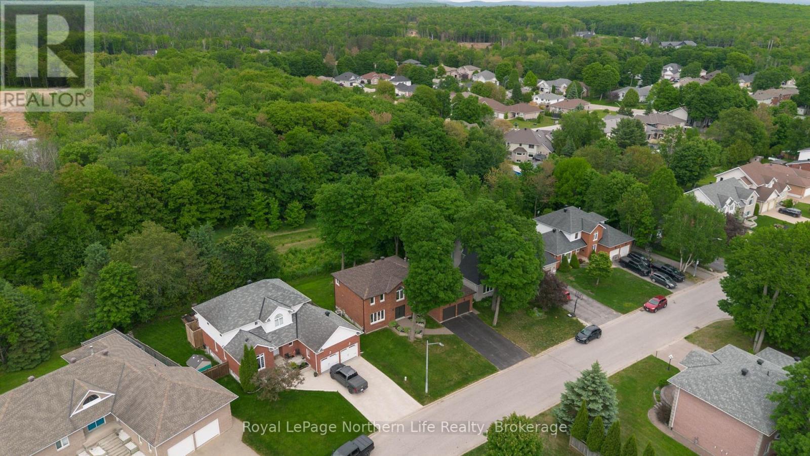 












34 CANTERBURY CRESCENT

,
North Bay (Airport),




Ontario
P1C1K8

