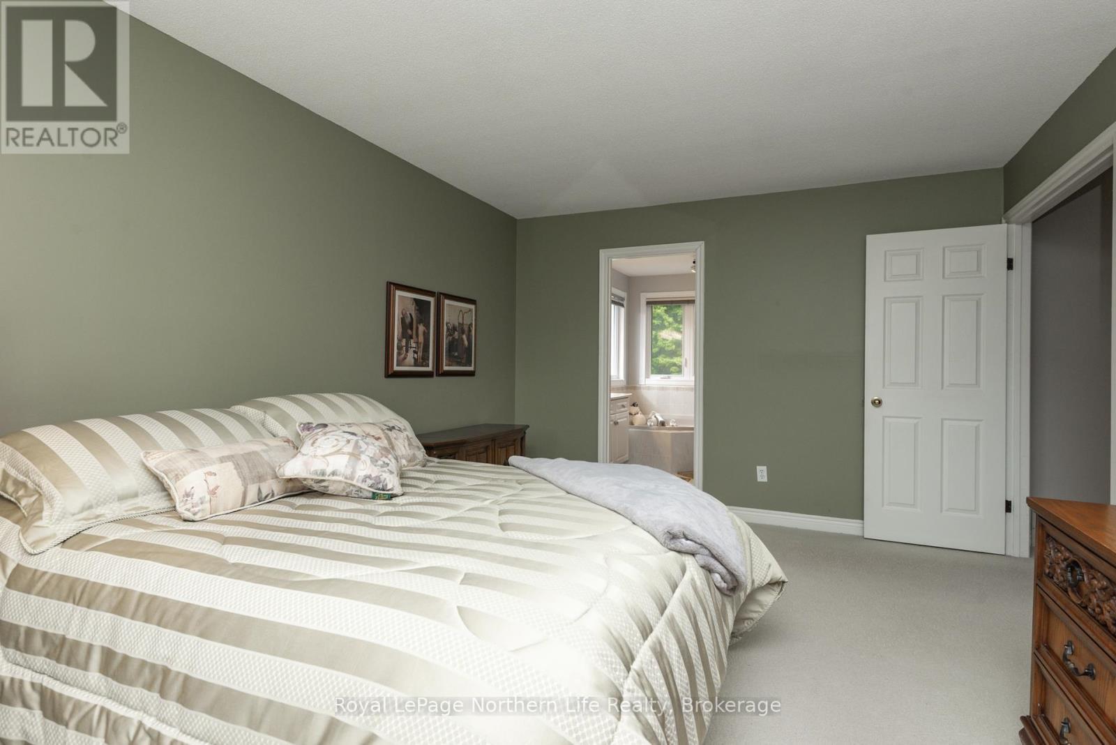 












34 CANTERBURY CRESCENT

,
North Bay (Airport),




Ontario
P1C1K8

