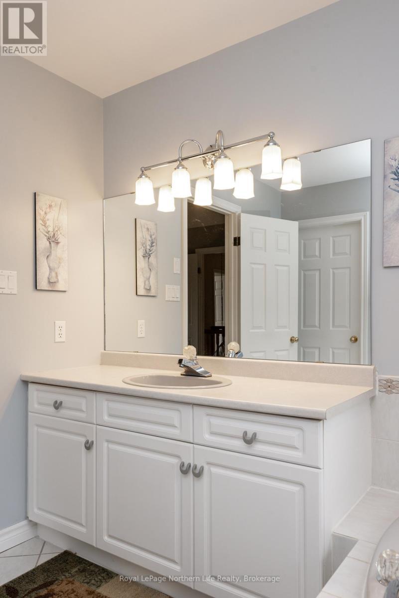 












34 CANTERBURY CRESCENT

,
North Bay (Airport),




Ontario
P1C1K8

