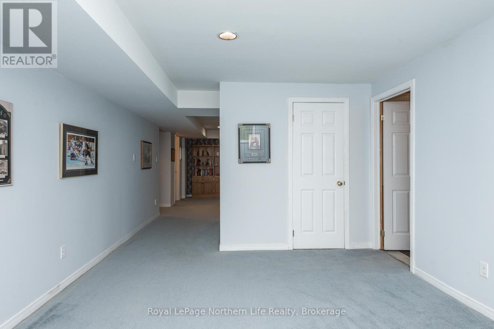












34 CANTERBURY CRESCENT

,
North Bay (Airport),




Ontario
P1C1K8

