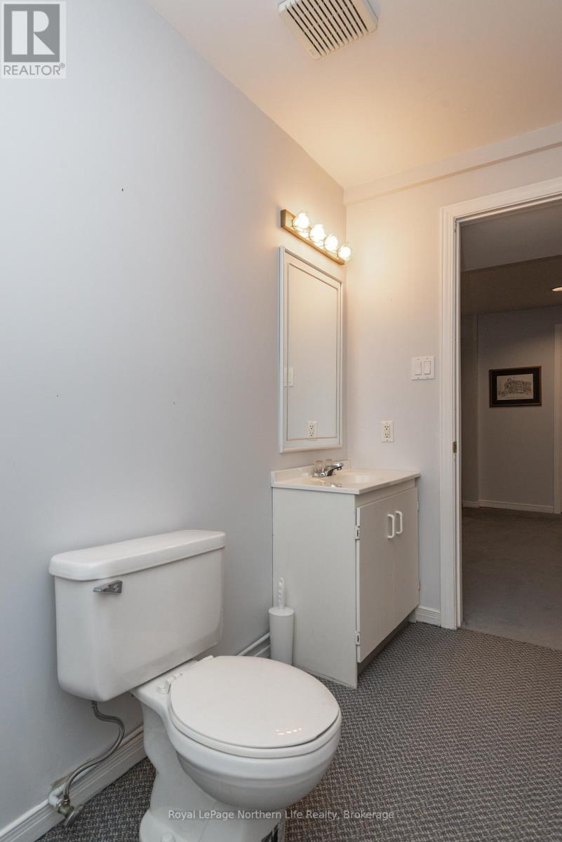 












34 CANTERBURY CRESCENT

,
North Bay (Airport),




Ontario
P1C1K8

