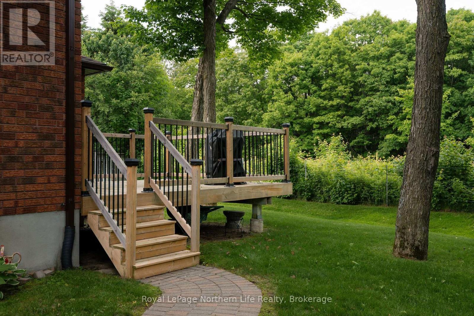 












34 CANTERBURY CRESCENT

,
North Bay (Airport),




Ontario
P1C1K8


