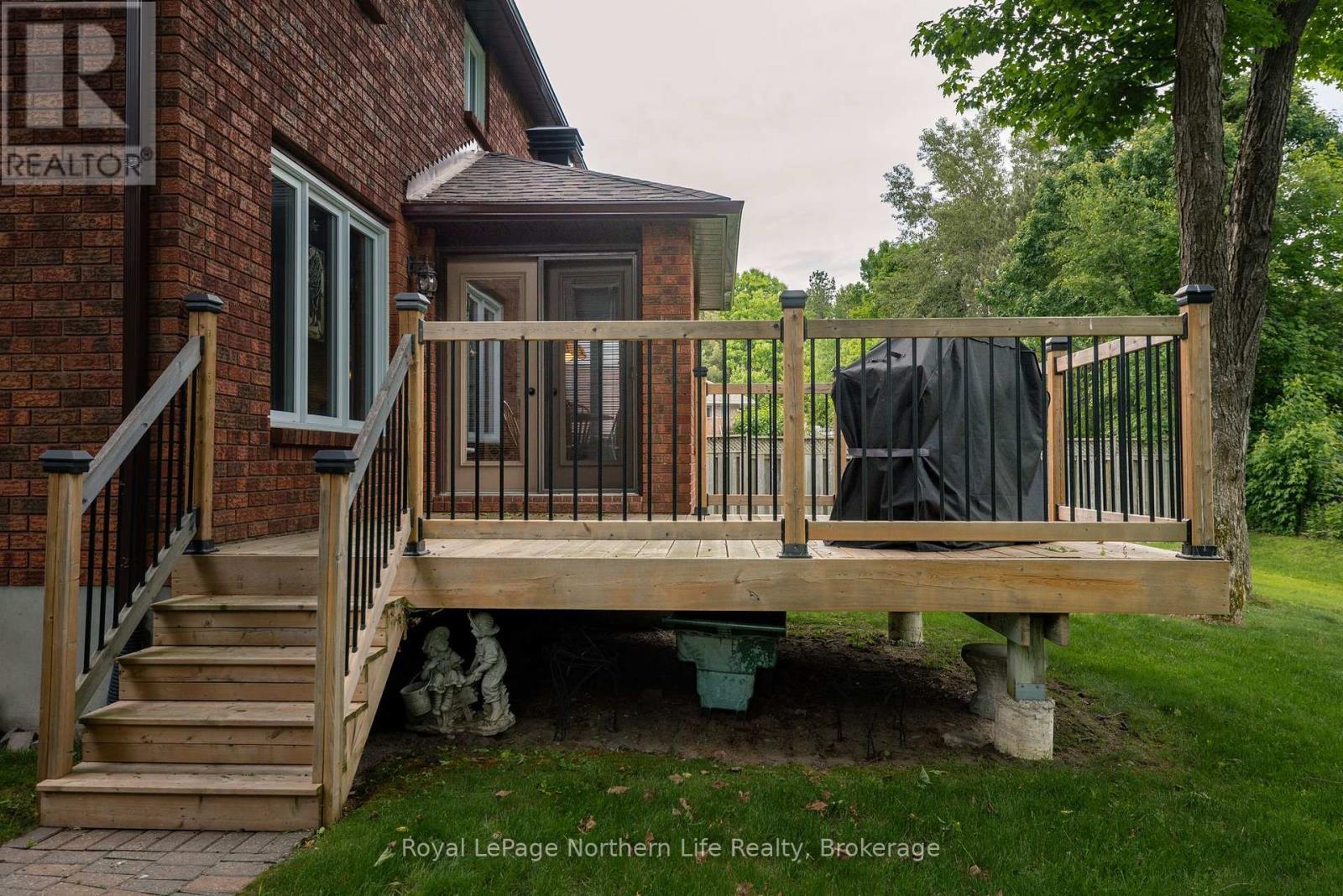 












34 CANTERBURY CRESCENT

,
North Bay (Airport),




Ontario
P1C1K8

