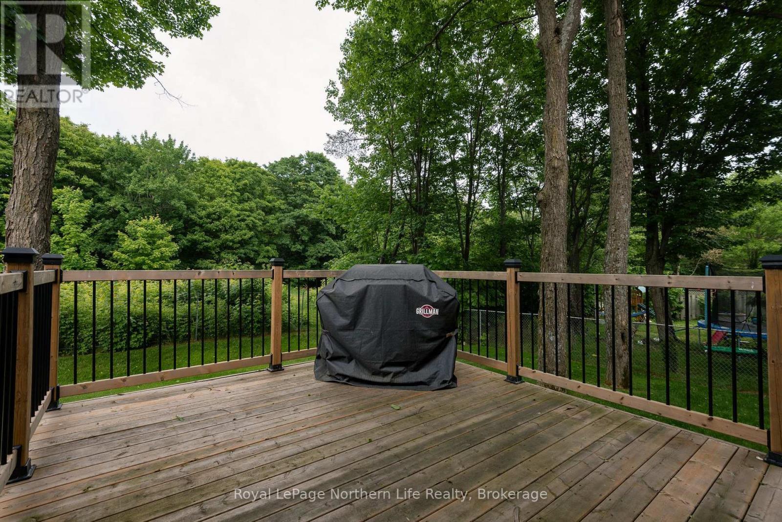 












34 CANTERBURY CRESCENT

,
North Bay (Airport),




Ontario
P1C1K8

