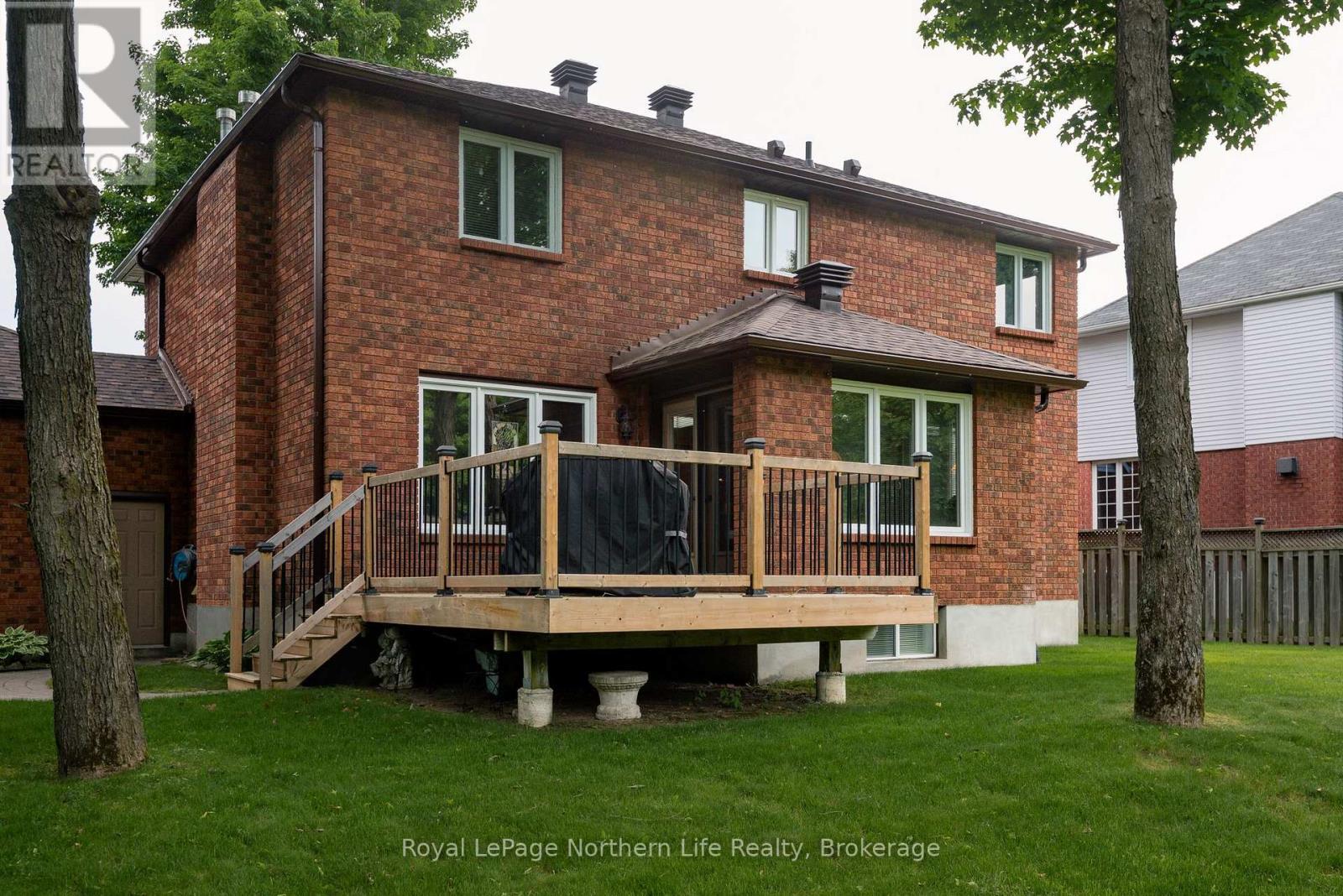 












34 CANTERBURY CRESCENT

,
North Bay (Airport),




Ontario
P1C1K8

