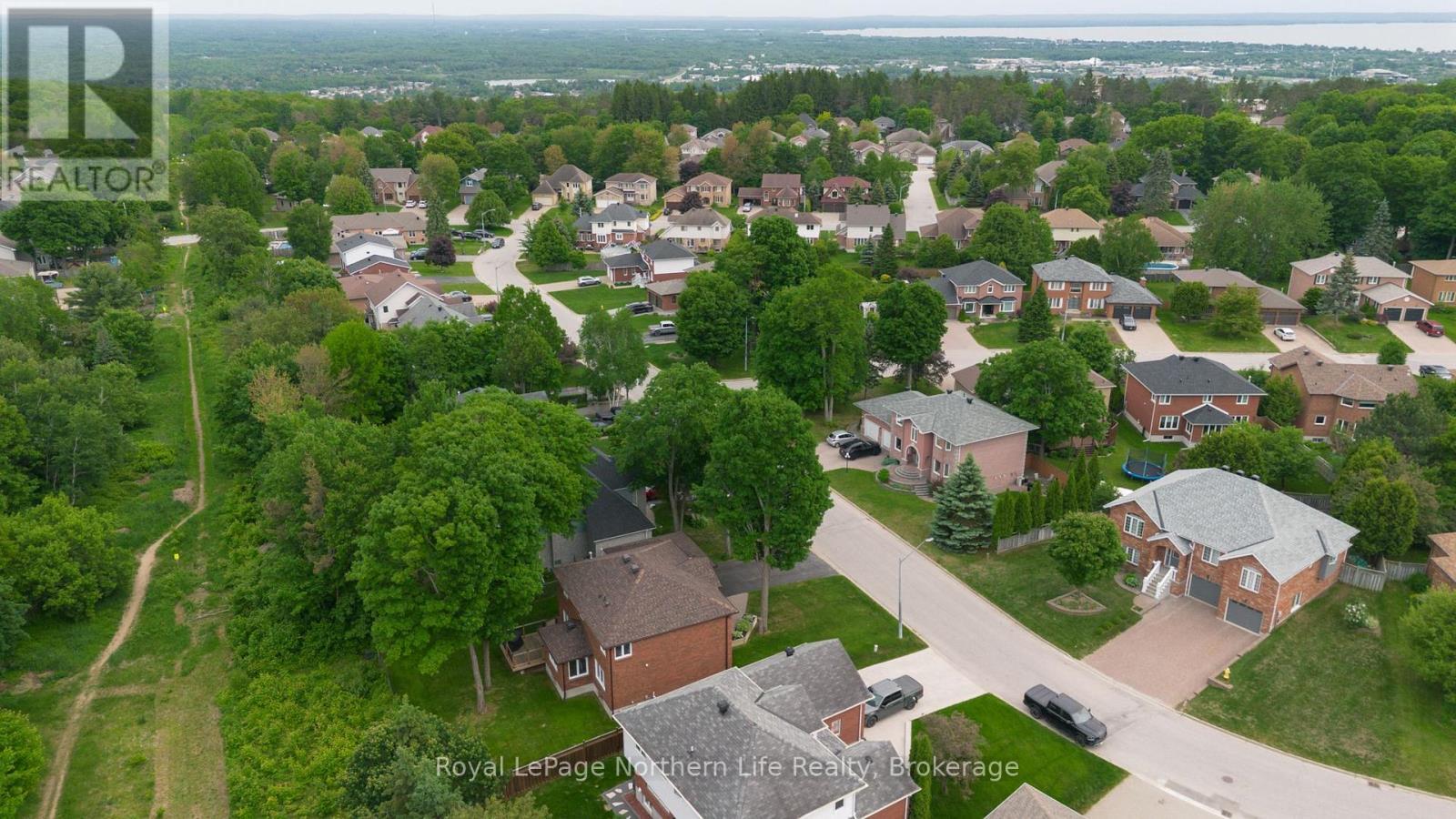 












34 CANTERBURY CRESCENT

,
North Bay (Airport),




Ontario
P1C1K8

