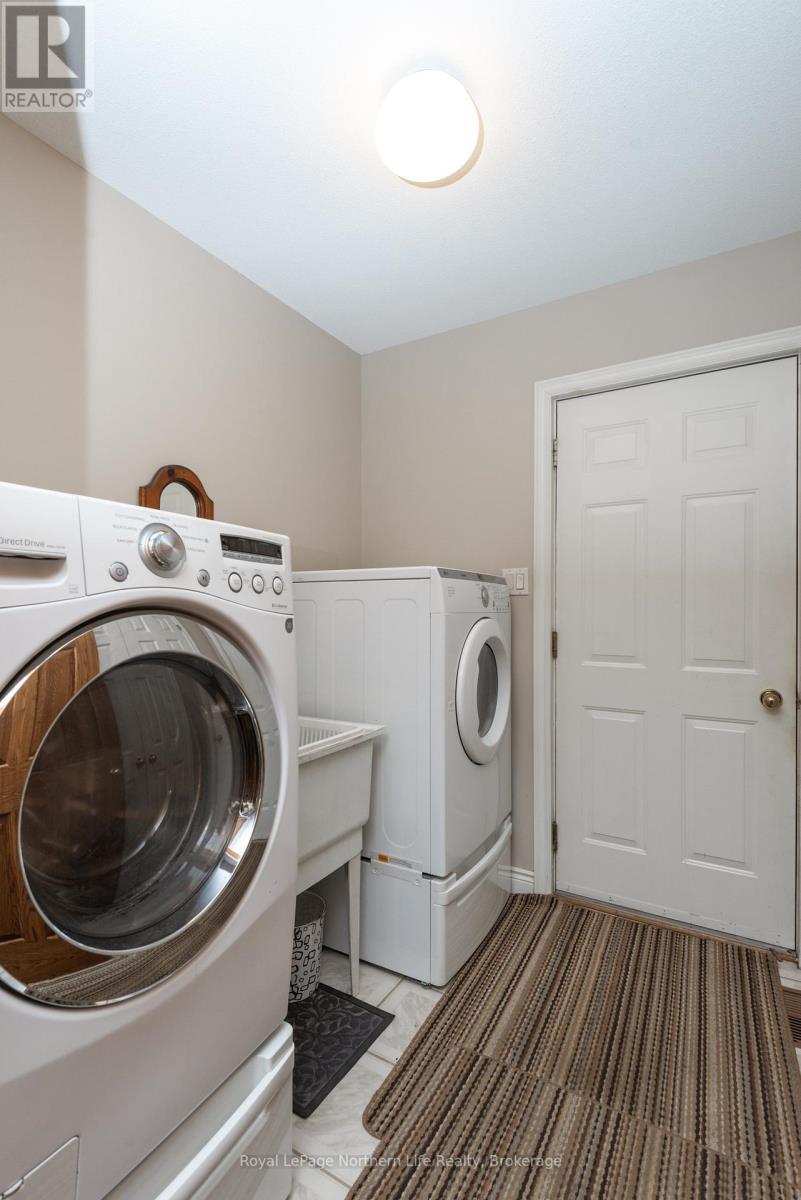












34 CANTERBURY CRESCENT

,
North Bay (Airport),




Ontario
P1C1K8

