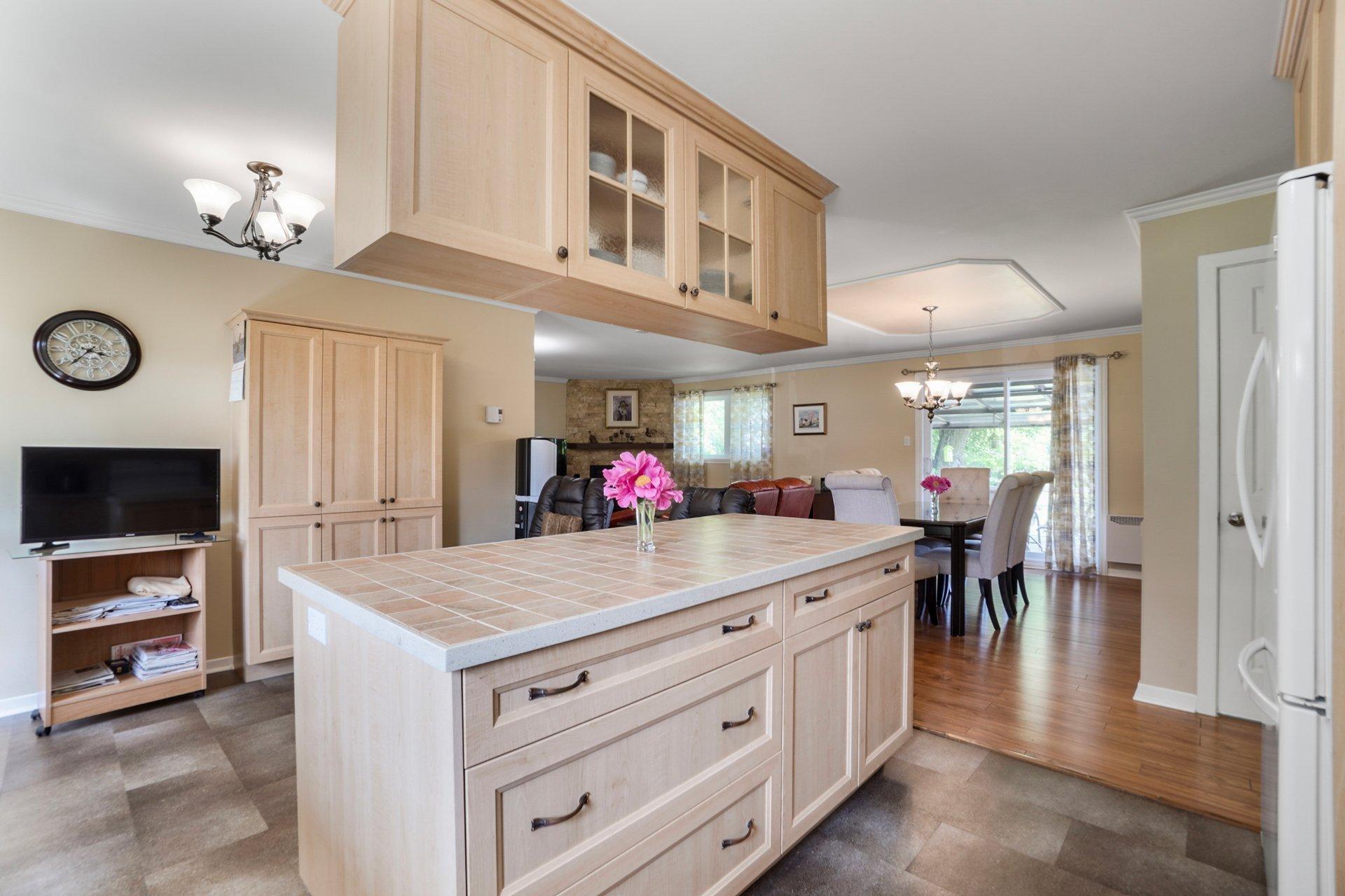 









603


Ch. du Ruisseau-St-Louis E.

,
Marieville,




QC
J3M1P1

