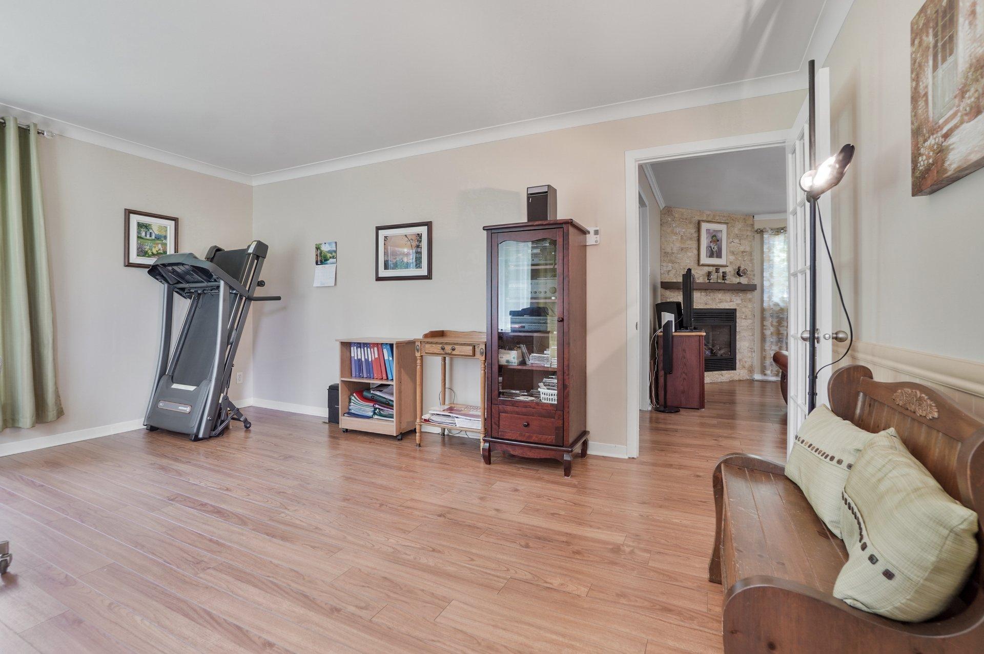 









603


Ch. du Ruisseau-St-Louis E.

,
Marieville,




QC
J3M1P1

