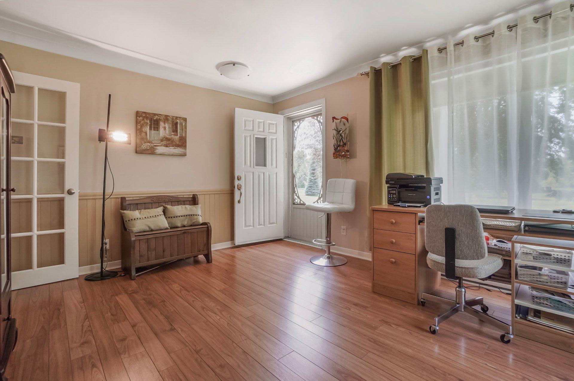 









603


Ch. du Ruisseau-St-Louis E.

,
Marieville,




QC
J3M1P1

