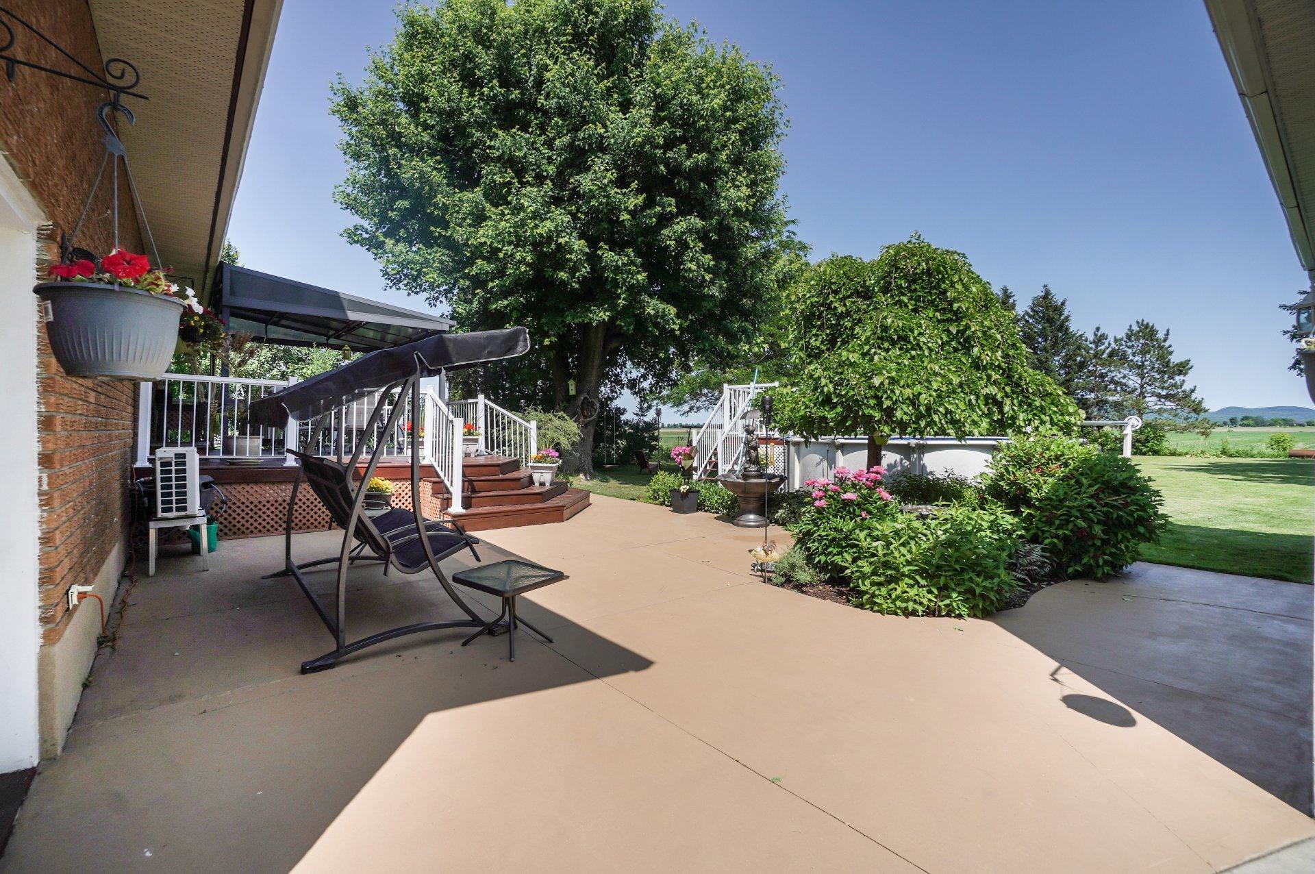 









603


Ch. du Ruisseau-St-Louis E.

,
Marieville,




QC
J3M1P1

