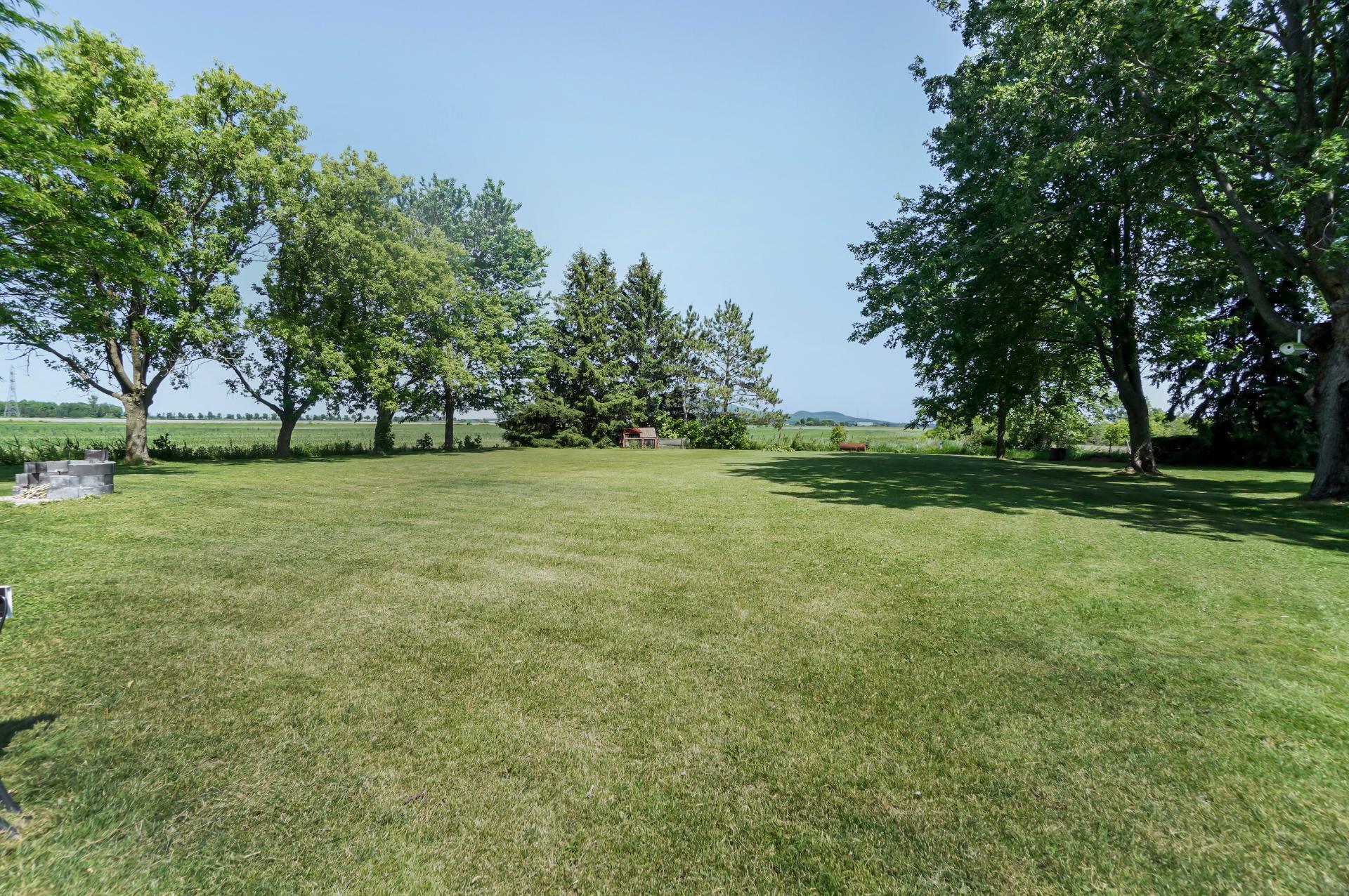 









603


Ch. du Ruisseau-St-Louis E.

,
Marieville,




QC
J3M1P1

