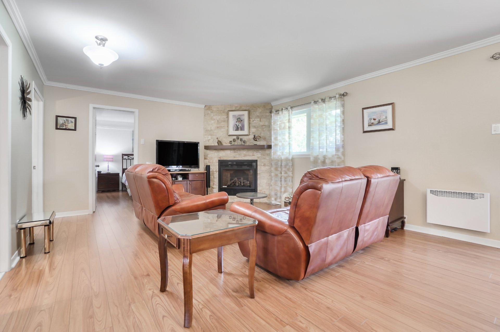 









603


Ch. du Ruisseau-St-Louis E.

,
Marieville,




QC
J3M1P1

