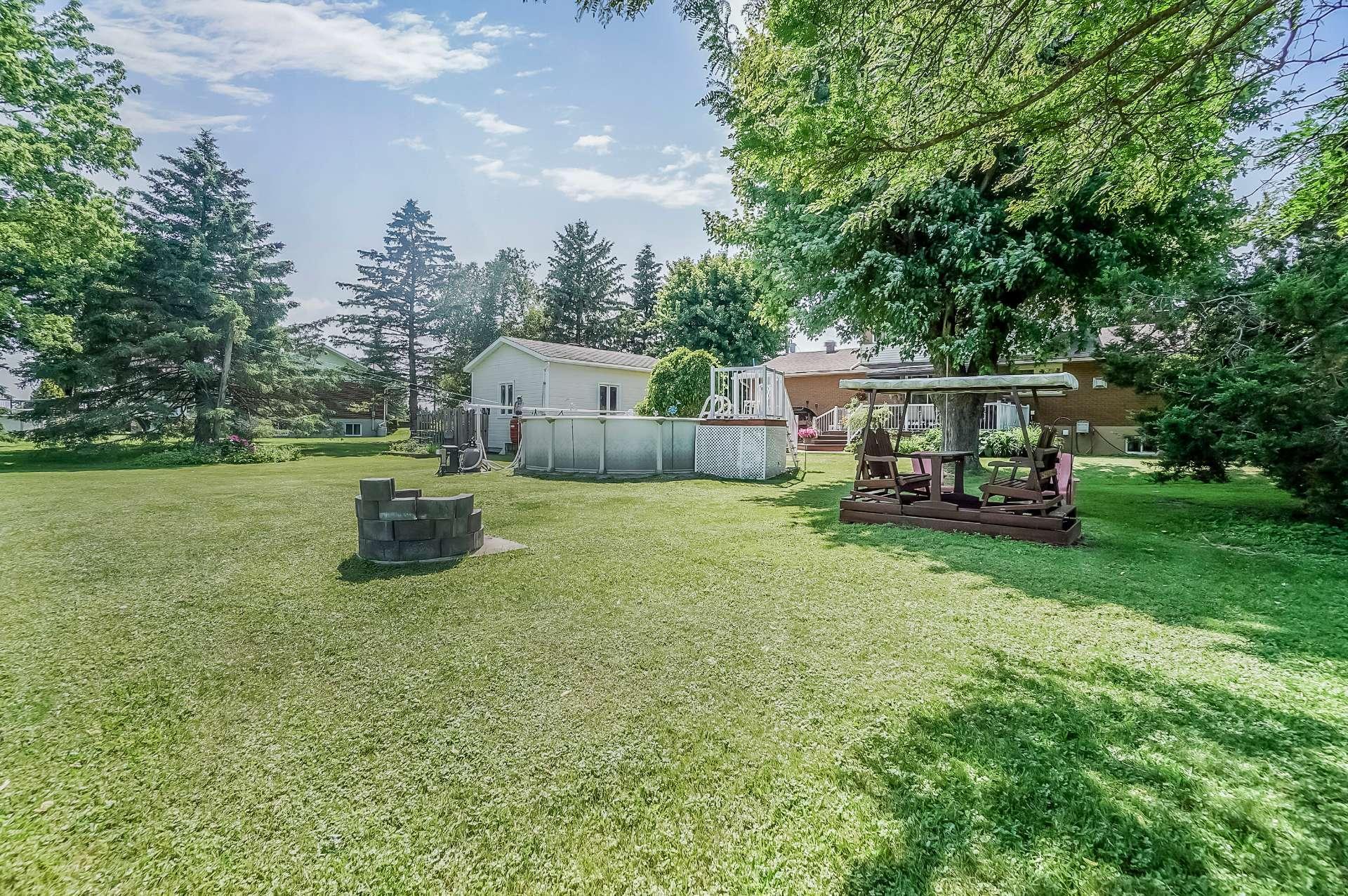 









603


Ch. du Ruisseau-St-Louis E.

,
Marieville,




QC
J3M1P1

