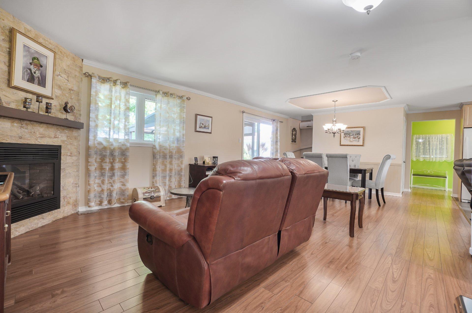 









603


Ch. du Ruisseau-St-Louis E.

,
Marieville,




QC
J3M1P1

