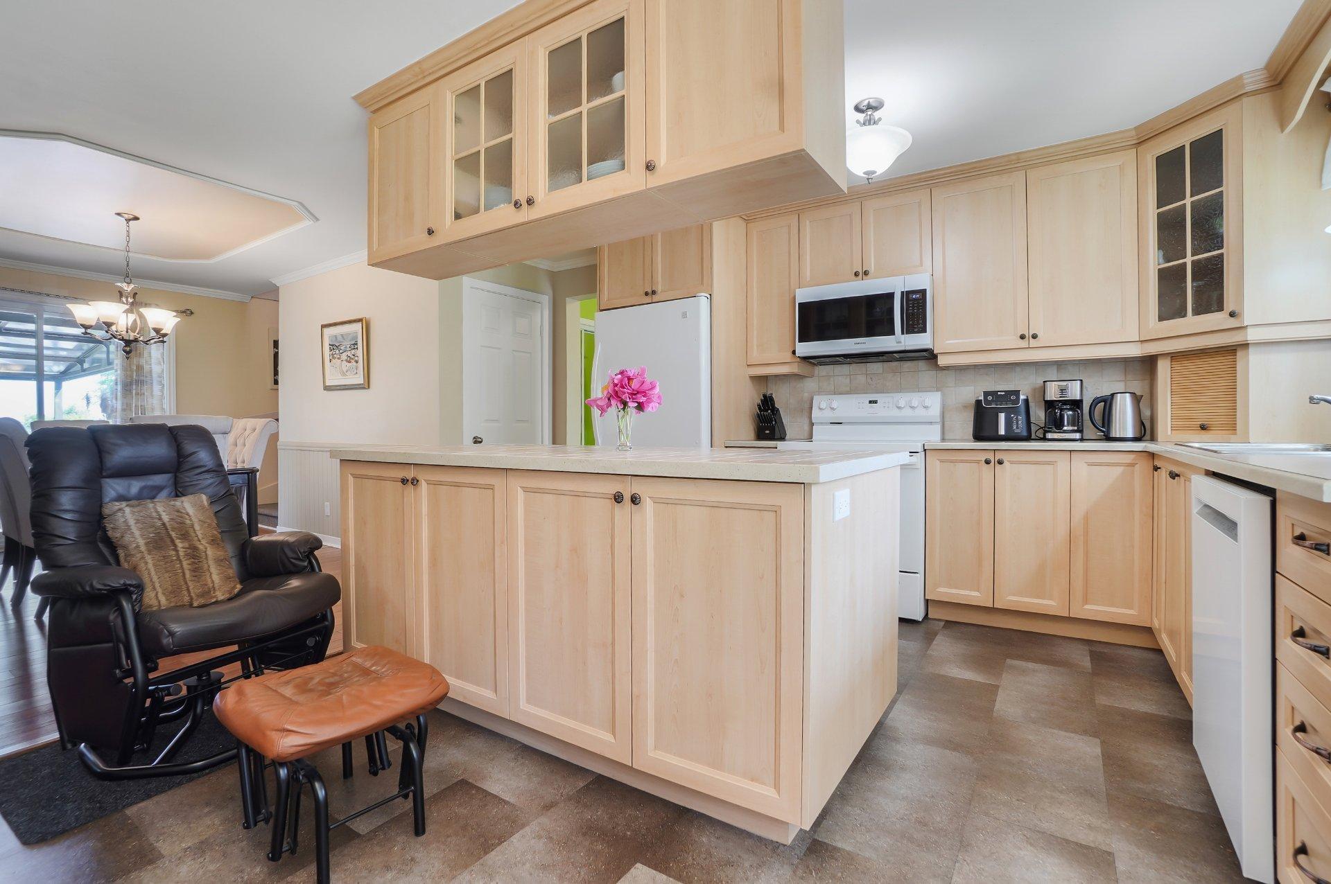 









603


Ch. du Ruisseau-St-Louis E.

,
Marieville,




QC
J3M1P1

