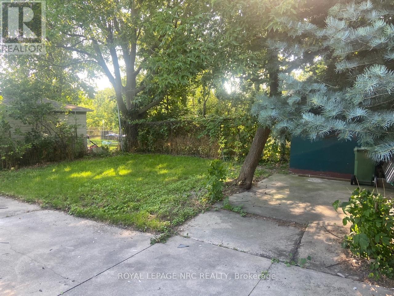 












LOWER - 4 PARKLANDS DRIVE

,
Hamilton (Rosedale),




Ontario
L8K4W7

