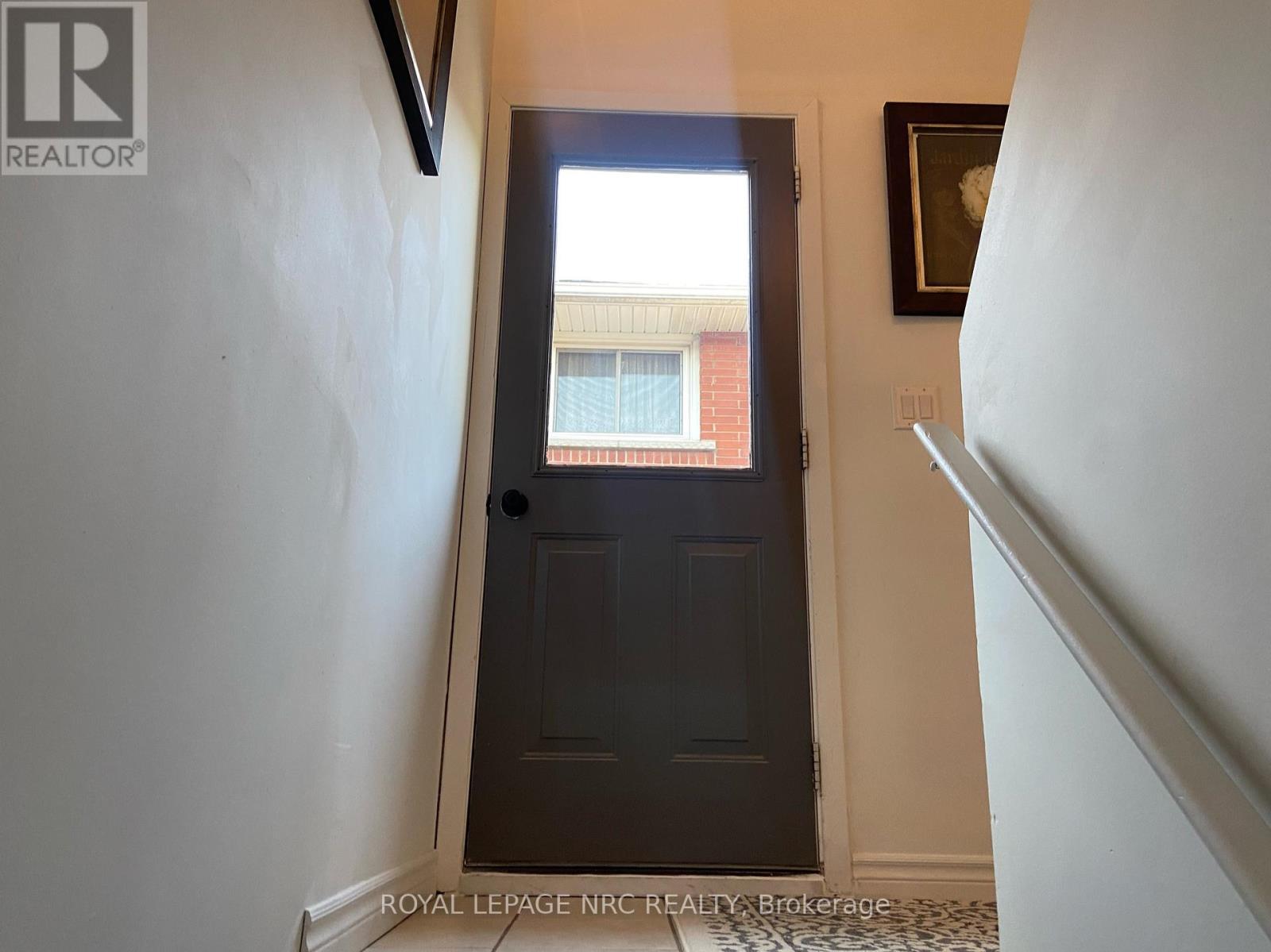 












LOWER - 4 PARKLANDS DRIVE

,
Hamilton (Rosedale),




Ontario
L8K4W7

