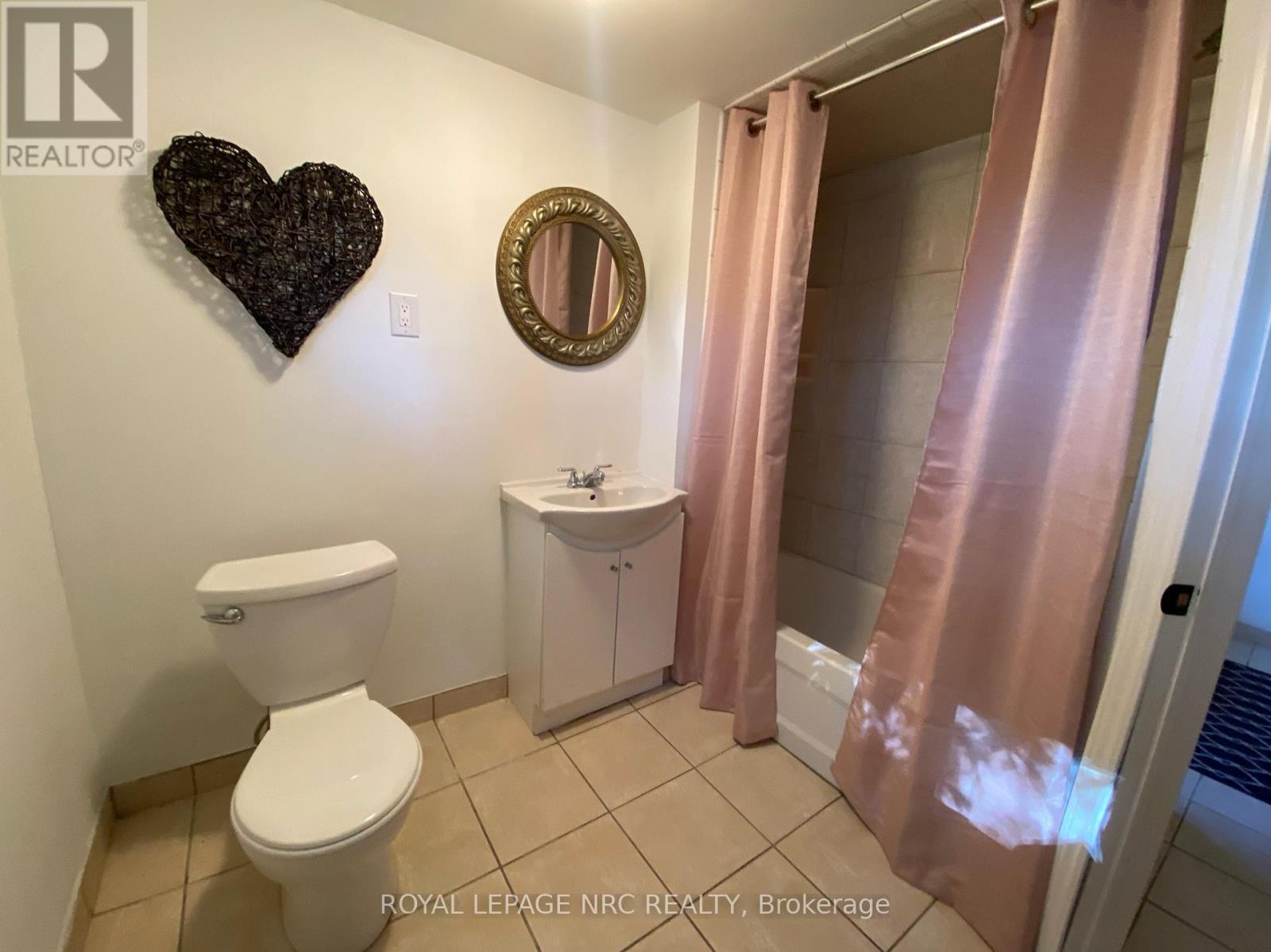 












LOWER - 4 PARKLANDS DRIVE

,
Hamilton (Rosedale),




Ontario
L8K4W7

