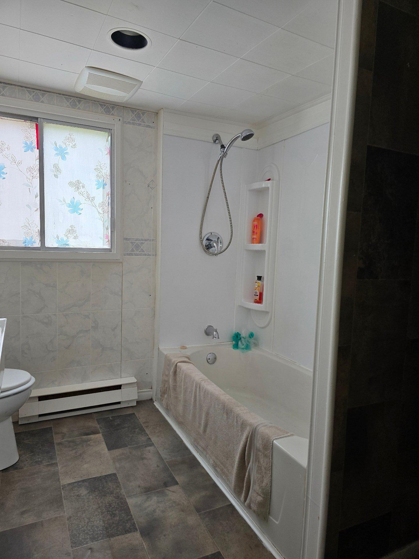 









685


Rue Provost

,
Clarenceville,




QC
J0J1B0


