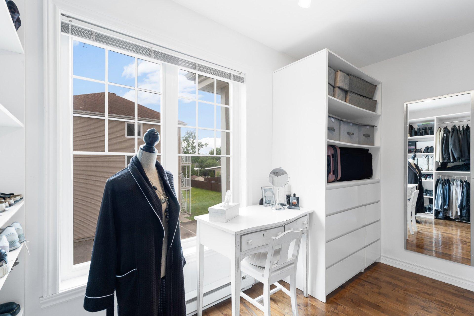 









1654


Rue de l'Hortensia

,
Terrebonne (La Plaine),




QC
J7M0B4

