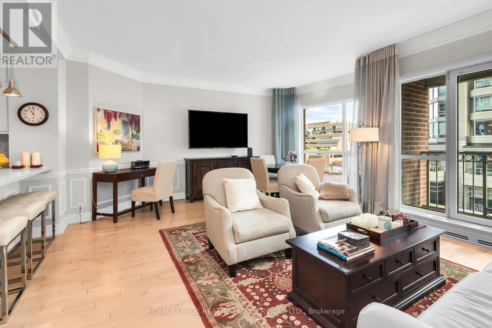 












504 - 38 AVENUE ROAD

,
Toronto,




Ontario
M5R2G2

