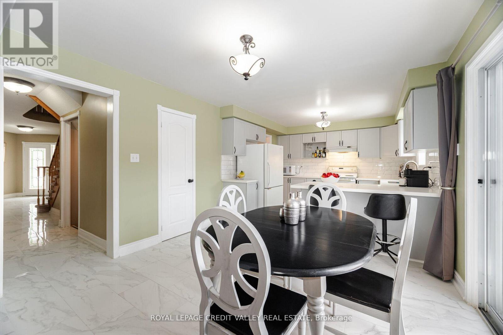 












8 LIVINGSTON DRIVE

,
Caledon,




Ontario
L7C1A7

