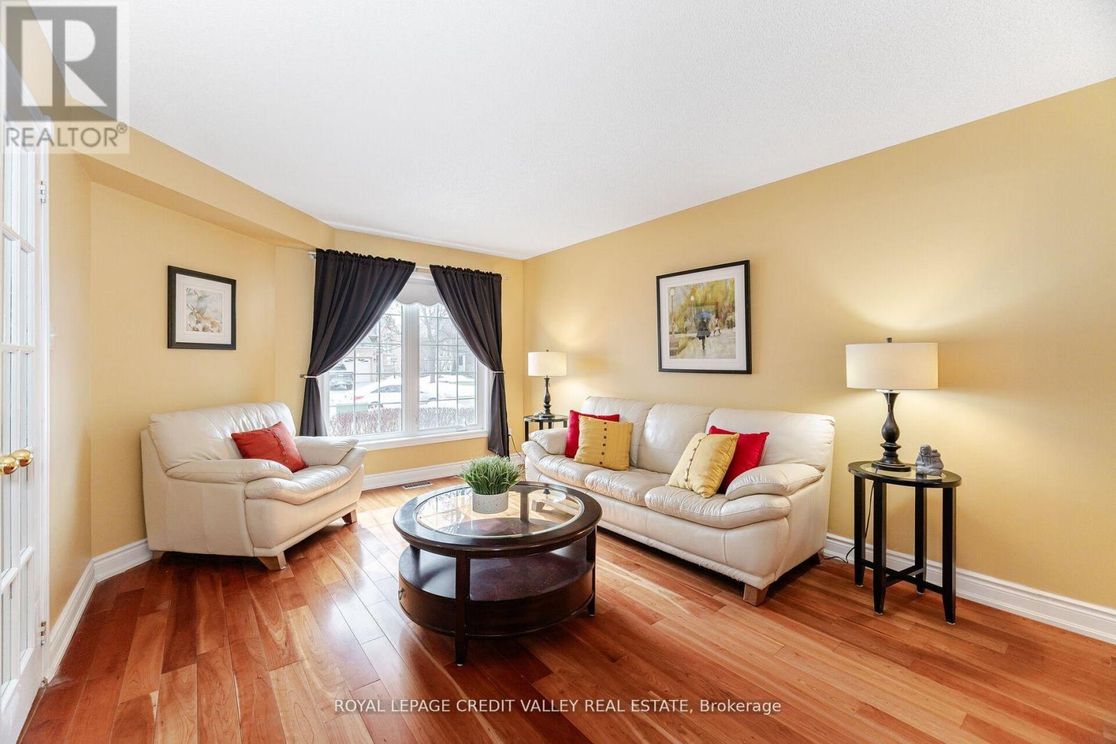 












8 LIVINGSTON DRIVE

,
Caledon,




Ontario
L7C1A7

