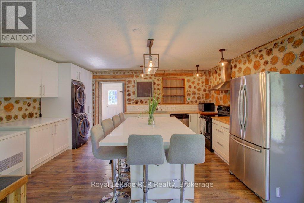 












8667 SIDE ROAD 15 ROAD

,
Wellington North,




Ontario
N0G1A0

