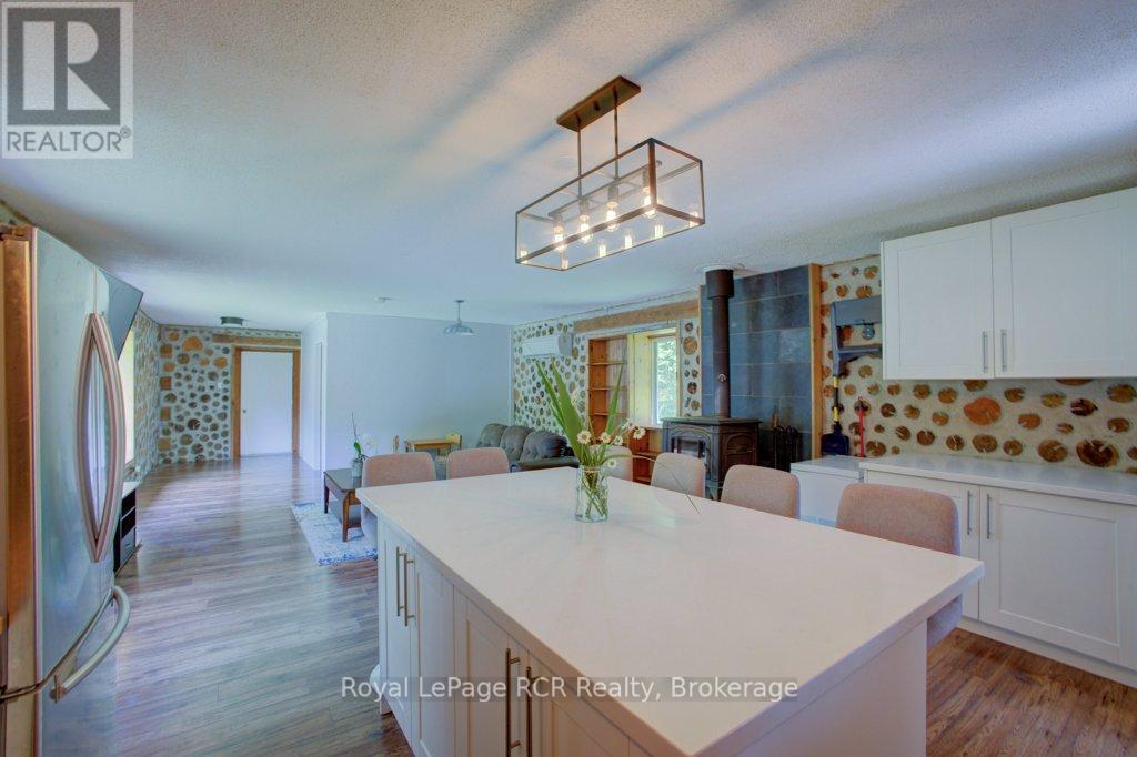 












8667 SIDE ROAD 15 ROAD

,
Wellington North,




Ontario
N0G1A0

