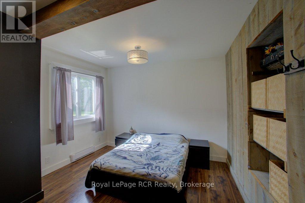 












8667 SIDE ROAD 15 ROAD

,
Wellington North,




Ontario
N0G1A0

